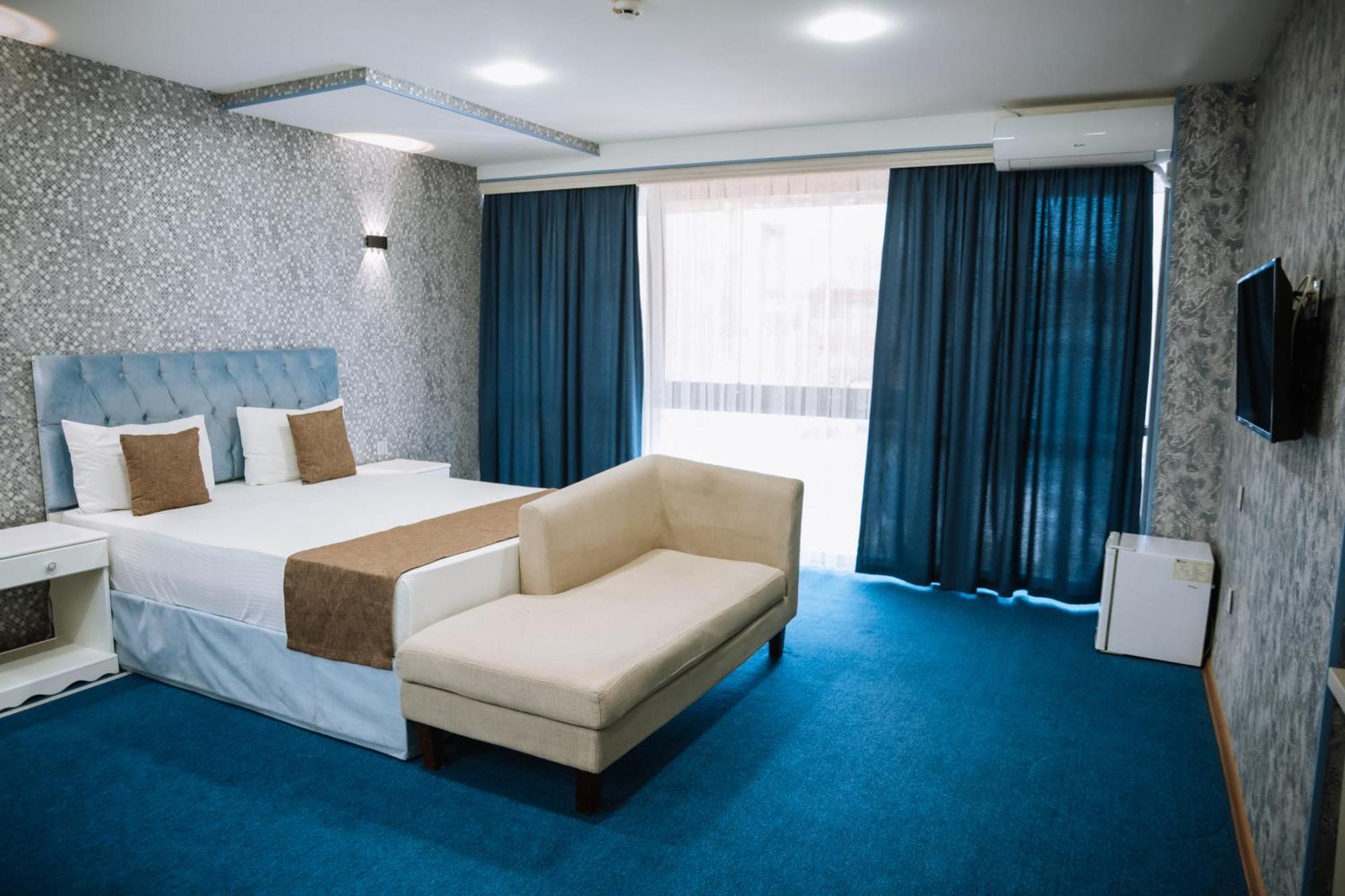 Address Hotel Baku Bagian luar foto